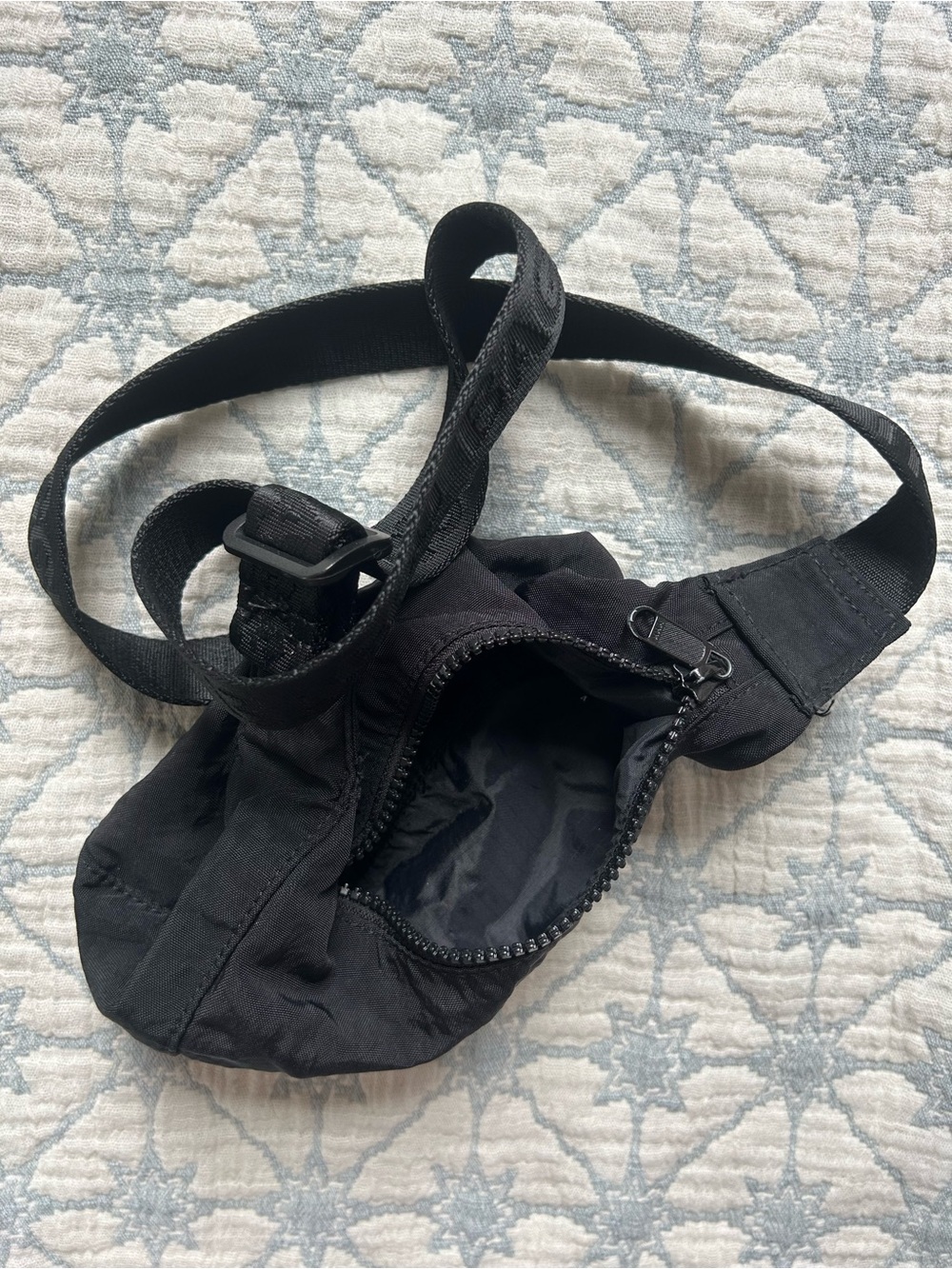 Mini Crescent - Black - Picture 4 of 4